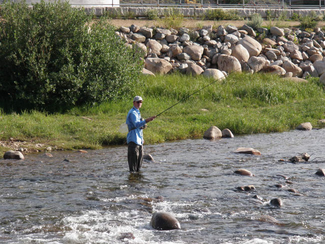 Tenkara fishing a lake inlet