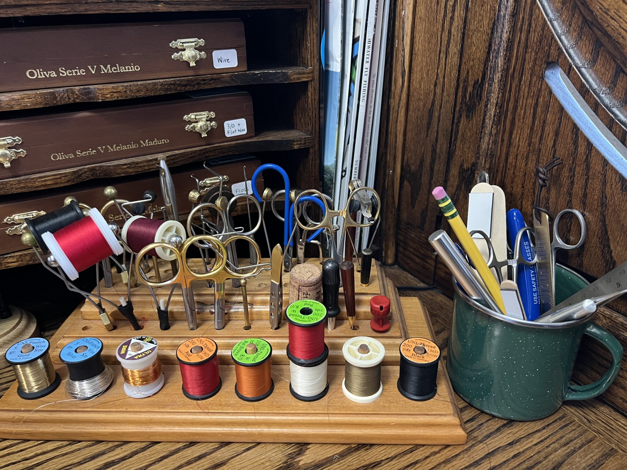 fly tying scissor organization